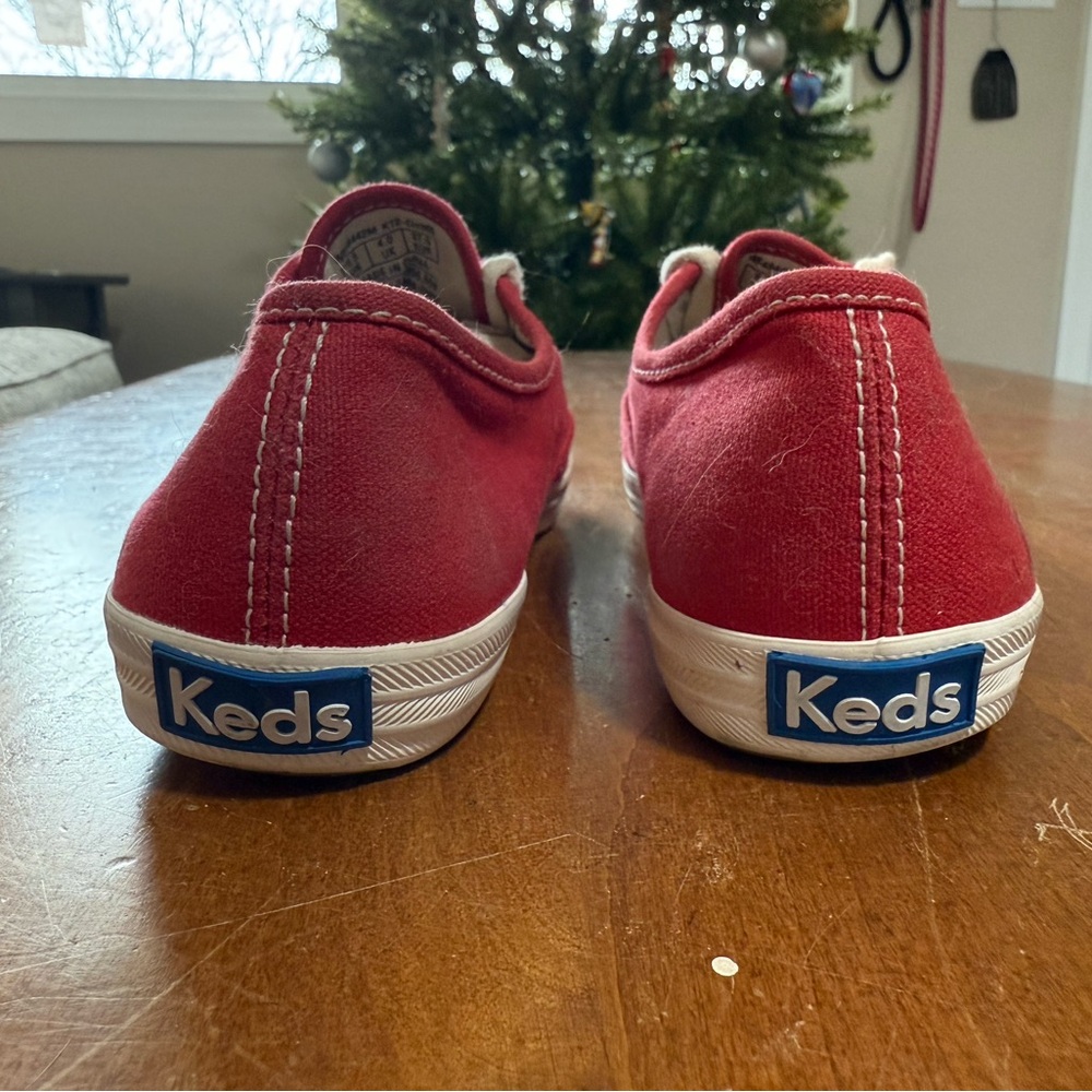 Women’s Keds Taylor Swift Red Edition - Picture 3 of 10